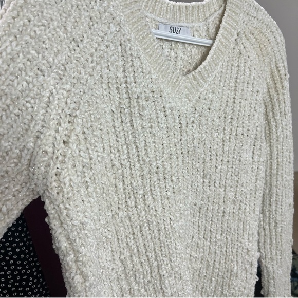 SUZY SHIER V-Neck Pullover Sweater Off White Ribbed size Medium Knitted Sweater - Picture 5 of 8